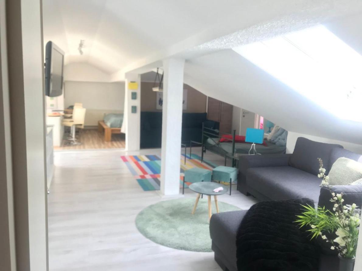 Ue Villa 4 Zimmer Hirschaid Eksteriør billede