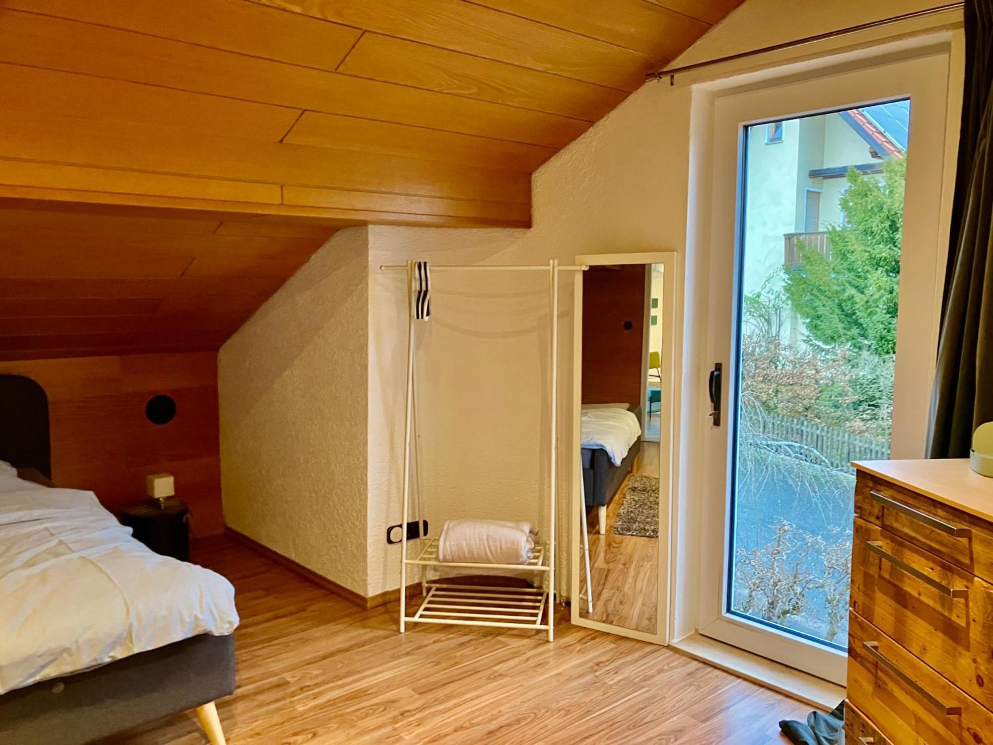 Ue Villa 4 Zimmer Hirschaid Eksteriør billede